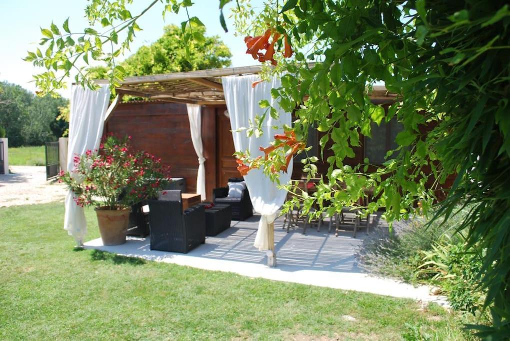 Le Cabanon Tendance Du Luberon Mérindol Exteriör bild