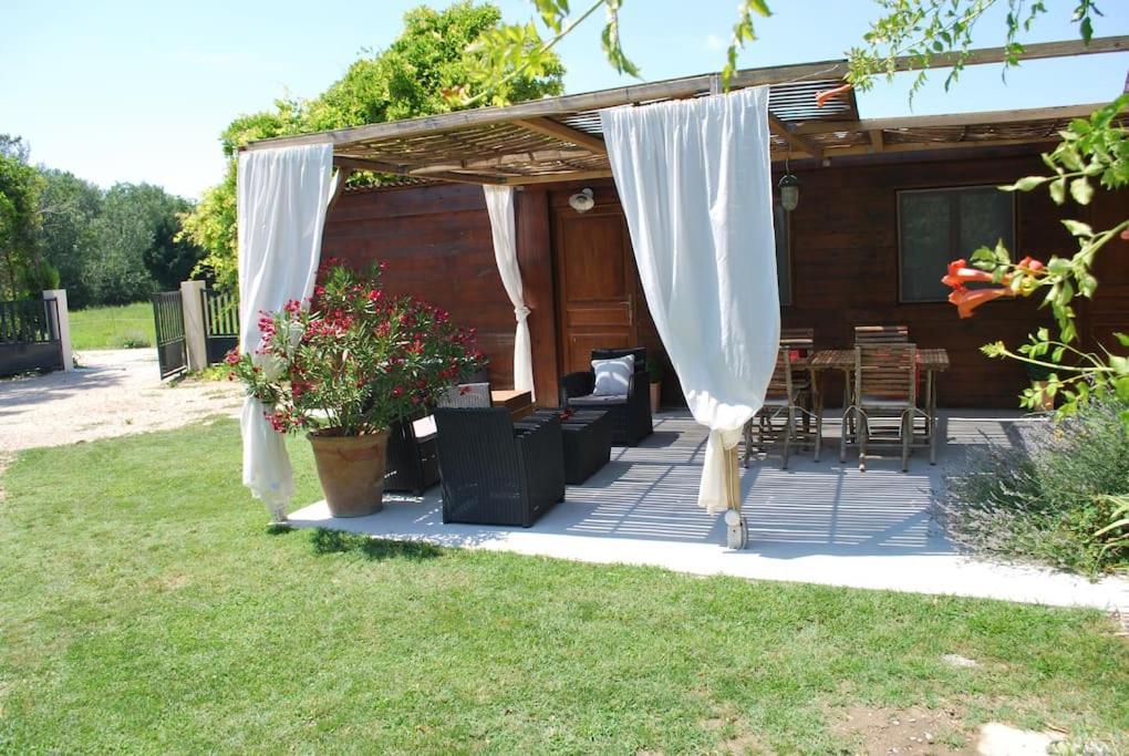 Le Cabanon Tendance Du Luberon Mérindol Exteriör bild